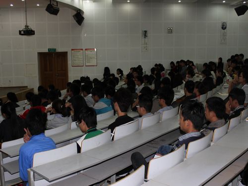 罗金耀主讲“青帆夜校”大学生创业培训班第五十三讲-昆明学院团委
